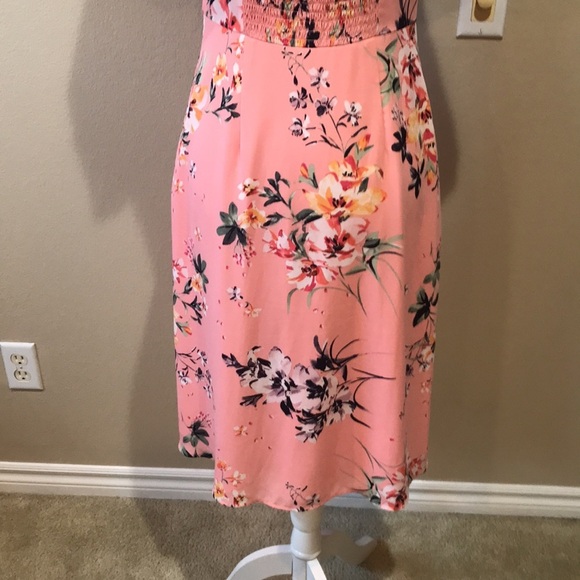 Loft Floral Midi Dress with V Neckline Puffed Sleeves Side Zip and Pockets-2 - Picture 6 of 15